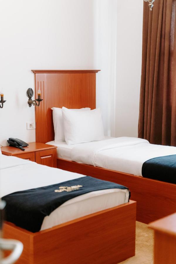 Golden Hotel Pristina Exterior foto